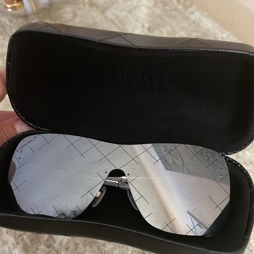 Chanel quilt shield sunglasses